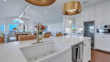 House, Multiple Beds (Beechwood) | Private kitchen