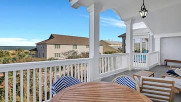 House, Multiple Beds (Beechwood) | Outdoor dining