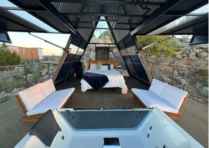1 bedroom, free WiFi, bed sheets - Retreat on the Hill: Wings - A Frame w/ Epic Views (Cottonwood Shores)