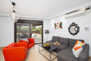 TV, fireplace, DVD player, ping pong