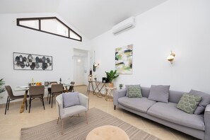 TV, ping pong - Villa Cindy - Three Bedroom Villa, Sleeps 6 (Playa Blanca)