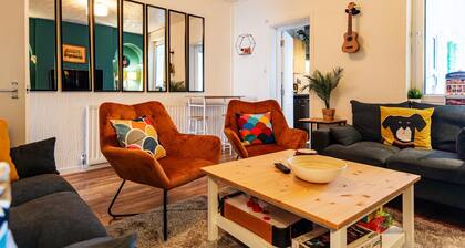 3 bedroom House Next to Wrexham FC Racecourse Stadium