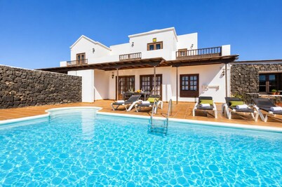 Villa Salar - Three Bedroom Villa, Sleeps 6