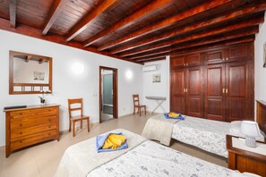 3 bedrooms, iron/ironing board, WiFi, bed sheets - Villa Salar - Three Bedroom Villa, Sleeps 6 (Playa Blanca)
