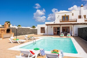 A heated pool - Villa Blanca - Three Bedroom Villa, Sleeps 6 (Playa Blanca)
