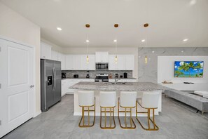 Fridge, microwave, oven, stovetop - Fabulous Fun 8 Bed Pool Home with Game Room-4297LA (Davenport)