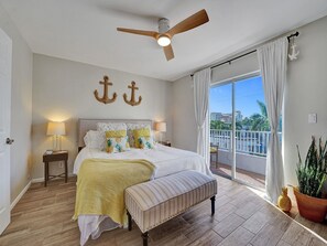 3 bedrooms, in-room safe, desk, iron/ironing board - 3/3 Beach House steps away from Beach! Sleeps 8 (Hollywood)