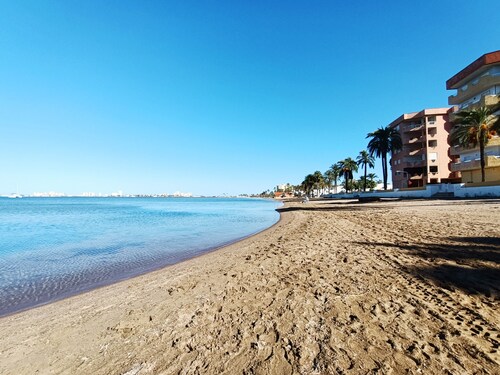 Sea View apartment, Pool, Parking and Wi-Fi