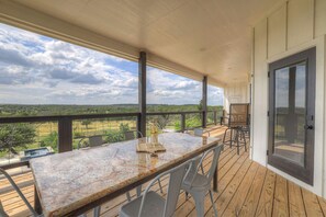 Ferienhaus, Mehrere Betten, Poolzugang (211 Garrison Rd) | Speisen im Freien