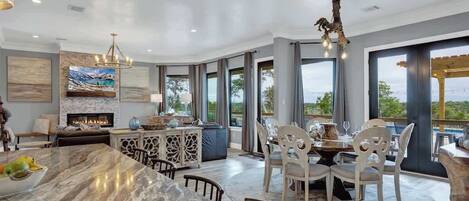 獨棟房屋, 多張床, 可使用泳池 (211 Garrison Rd) | 用餐區