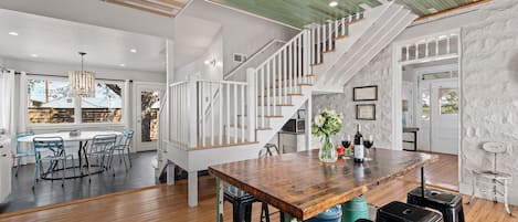 Casa, varias camas, hidromasaje | Restaurantes