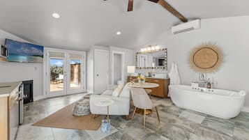 House, Multiple Beds, Hot Tub | Bathroom | Designer toiletries, towels, toilet paper