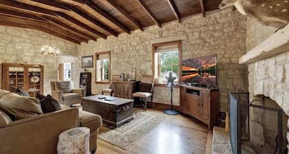 Stay at 7Cs Sunset Valley Ranch
