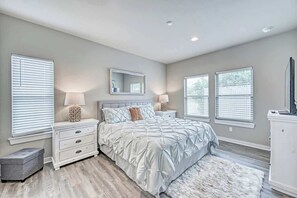 Condo, Multiple Beds, Hot Tub, City View (807 E Hwy St #103) | 2 bedrooms, individually decorated, individually furnished, bed sheets - The Ricardo (Fredericksburg)