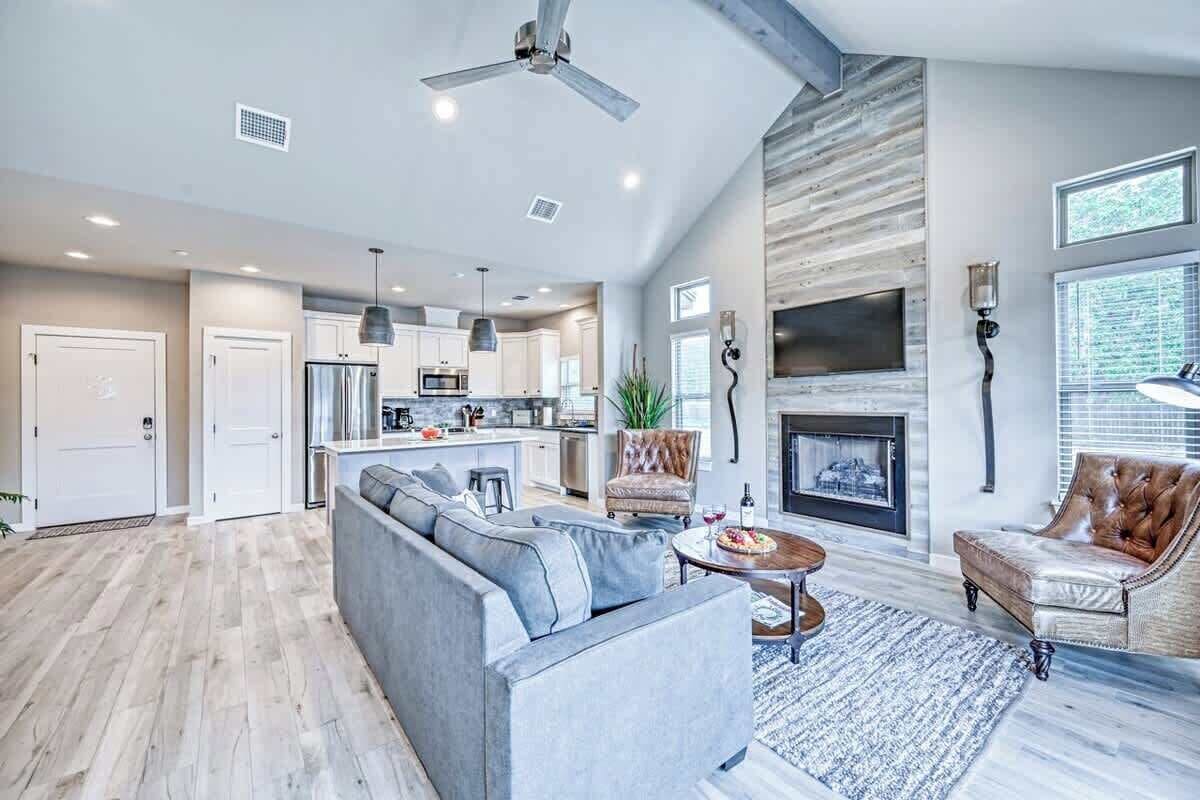 Condo, Multiple Beds, Hot Tub, City View (807 E Hwy St #103) | Living area | Fireplace