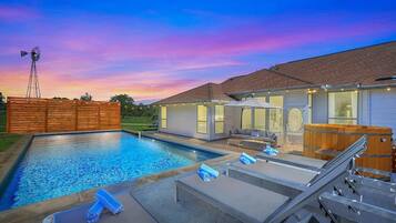 Kolam renang terbuka