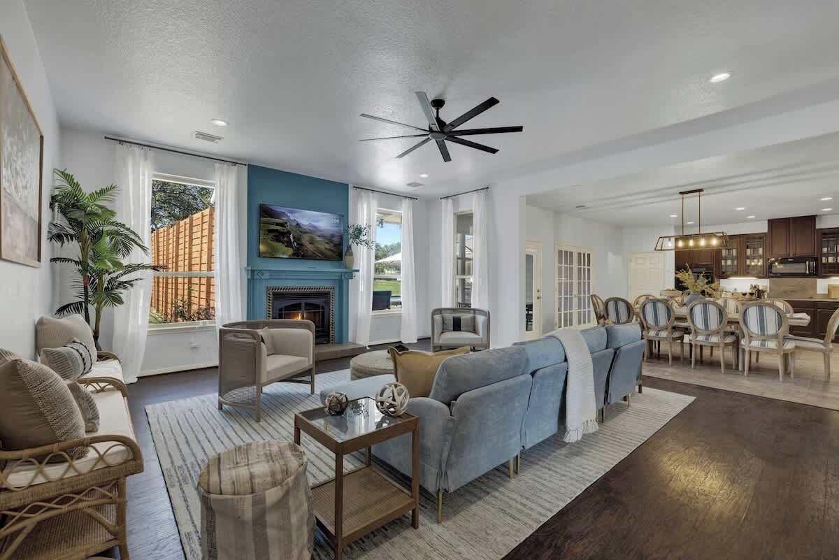 獨棟房屋, 多張床, 可使用泳池 (157 Kurt Kramer Rd) | 起居區 | 壁爐