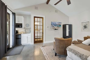 Ferienhaus, Mehrere Betten, Poolzugang, Stadtblick (205 E Schubert- Cmbo) | 6 Schlafzimmer, individuell dekoriert, individuell eingerichtet