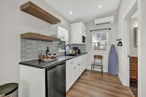 House, Multiple Beds, Hot Tub, City View (215 Mistletoe- Combo) | Private kitchen | Fridge, microwave, oven, stovetop