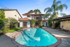 Pool - Family friendly Cozy Home in the heart of Studio City (Los Angeles)