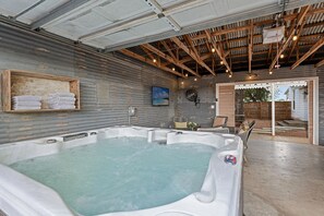 House, 1 King Bed, Hot Tub | Spa