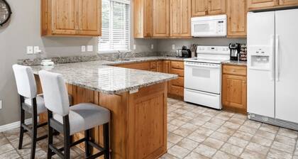 Townhome- 5 Minutes to UVU