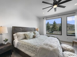 3 chambres, fer et planche à repasser, Wi-Fi gratuit, draps fournis