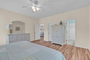 4 bedrooms, iron/ironing board, WiFi, bed sheets - Ocean Views and Pool, King Bed, Beach Access at end of Driveway! (Emerald Isle)