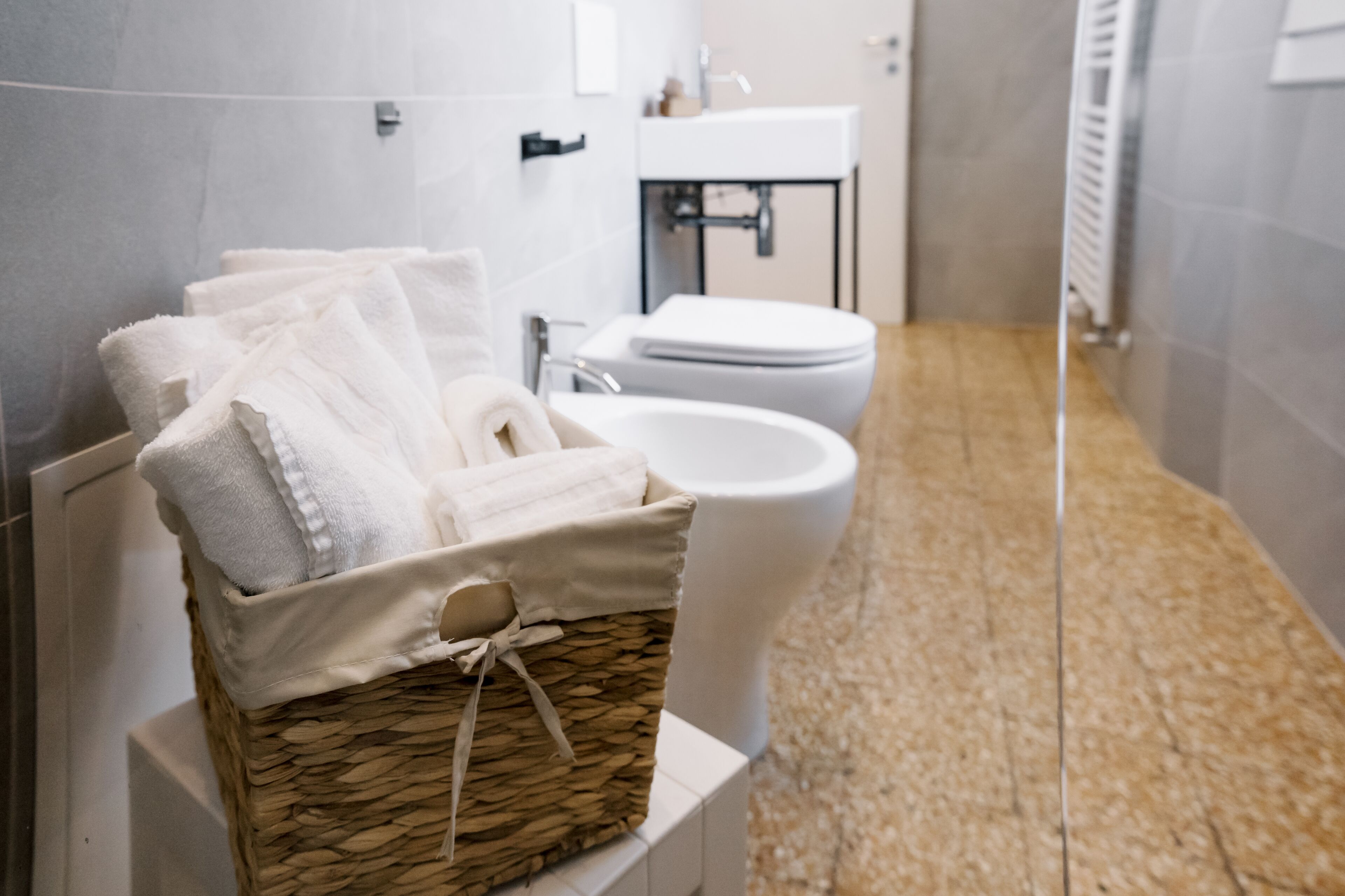 Comfort Triple Room | Bathroom | Shower, rainfall showerhead, hair dryer, bidet