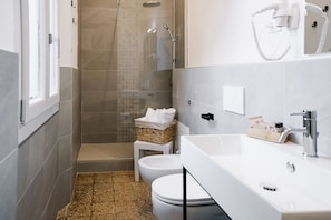 Chambre Triple Confort | Salle de bain