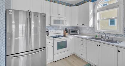 Dogs OK! 3BR/Bonus Room - Ocean Front!
