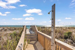 Property grounds - Oceanfront 6BR w/ Stunning Views, Decks & DOGS OK! (Emerald Isle)