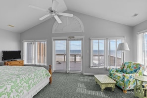 4 bedrooms, bed sheets - 4BR Ocean Front - King MBR with Views! (Emerald Isle)
