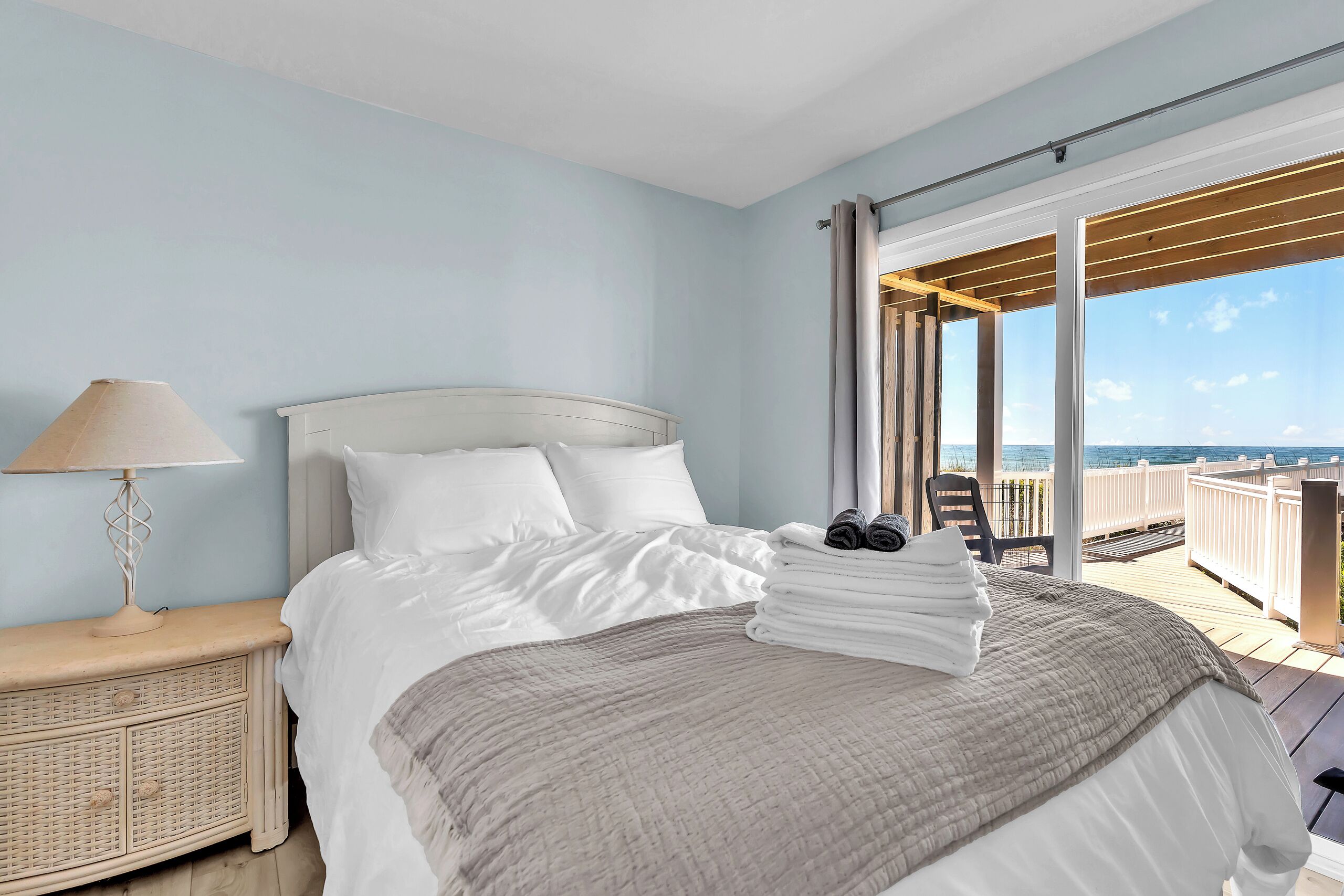 4 chambres, fer et planche à repasser, Wi-Fi, draps fournis