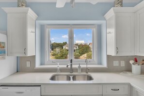 Interior - 5BR - Ocean Front - Pool Table! (Emerald Isle)