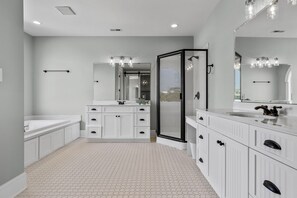 Bathroom - Ocean Front 5BR, Ensuites, Pool & Hot Tub, Game Room & Elevator! (Emerald Isle)