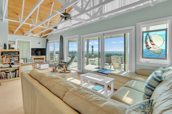 Living area - 4BR, Pet Friendly, Ocean Front - Unique Style (Emerald Isle)