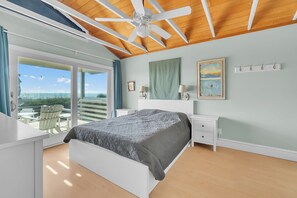 4 bedrooms - 4BR, Pet Friendly, Ocean Front - Unique Style (Emerald Isle)