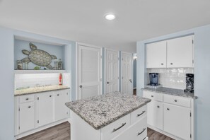 Interior - Point Emerald E305 - 3BR - Near "The Point" and views of Bogue Inlet (Emerald Isle)