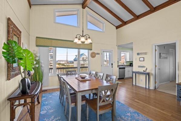 Dining - 4BR, Ocean Front, Dogs OK - One Level! (Emerald Isle)