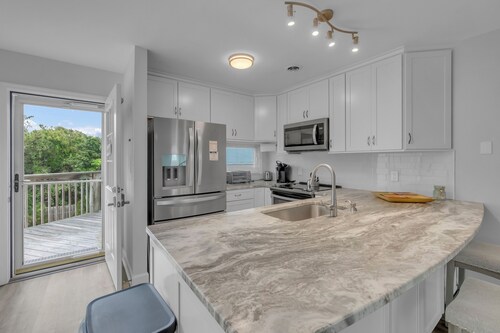 Sound of the Sea 203N - 2BR Condo w/ Pool!