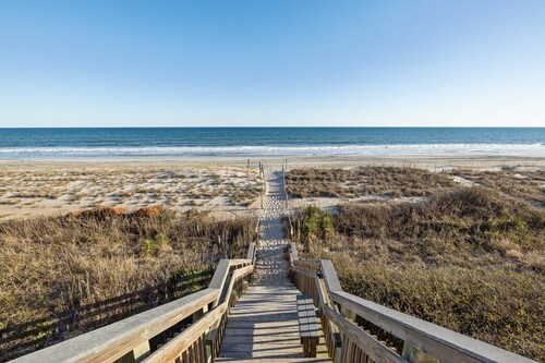 Sound of the Sea 203N - 2BR Condo w/ Pool!