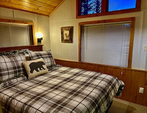 1 soveværelse, pengeskab på værelset, skrivebord, gratis Wi-Fi