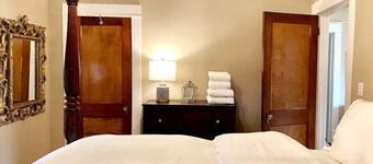 Home away from home! Amenity-filled 3BR, 1.5BA home in Sewickley Village