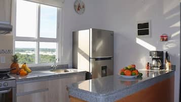 雪櫃、微波爐、攪拌機