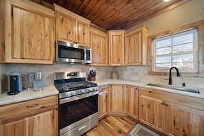 Fridge, microwave, oven, stovetop - Newly Built Mountain Home with Views (Seven Devils)