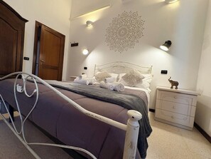 Deluxe Double Room | Frette Italian sheets, premium bedding, down duvets, pillow-top beds - DIMORA di ACANTO - Lecce (Lecce)