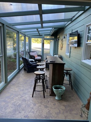 Dining - MENDOCINO LUXURY OCEAN VIEW COASTAL ESTATE, DOG FRIENDLY, 1 MILE TO VILLAGE! (Mendocino)