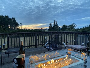 Outdoor spa tub - MENDOCINO LUXURY OCEAN VIEW COASTAL ESTATE, DOG FRIENDLY, 1 MILE TO VILLAGE! (Mendocino)