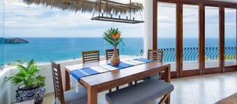 Villa Esperanza - Luxury 4BD/4.5BA with Ocean Views